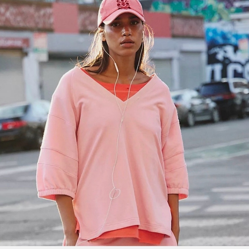 FP Movement on the run oversized v neck Tee M